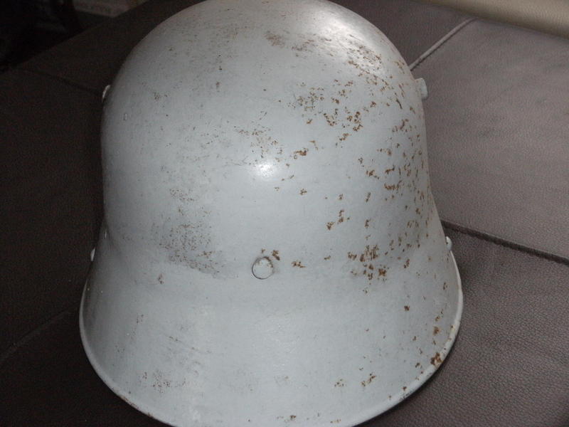 Unknown White Painted WW1 German M16 Helmet with Hand Painted National Colours Shield? DSCF0002_zpstvlpkugr