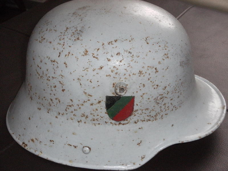Unknown White Painted WW1 German M16 Helmet with Hand Painted National Colours Shield? DSCF0003_zpsuvaafyji