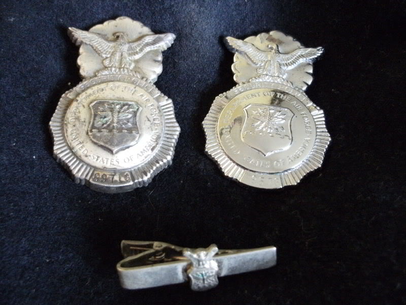 Air Police Lot-Beret,Badges and Tie Clip. D3dcd4e6