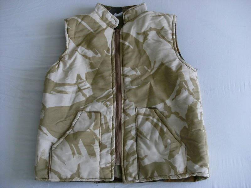 Reversible Auscam/Desert Bodywarmer. F2d7478b