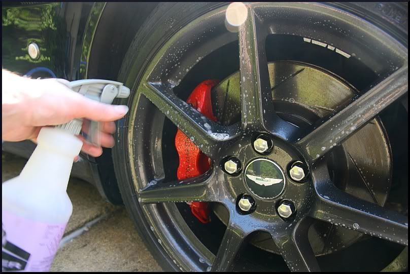 Detail a un Aston Martin Reaprwheels