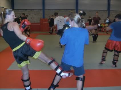 ***3/11/2008 ***3 jaar kao loy met gasttrainer Luc Meeus van Vikings Gym!*** Training3jaarkaoloy3nov2008085