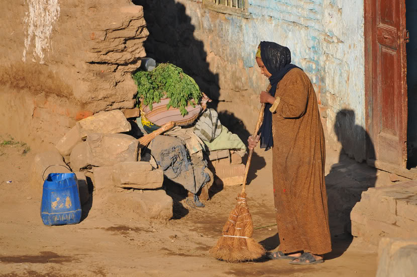 Le travail du matin d'une femme d'Assouan... PtmDSC_6620