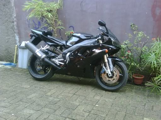 WTS: Yamaha R1 2002 hitam R1-2