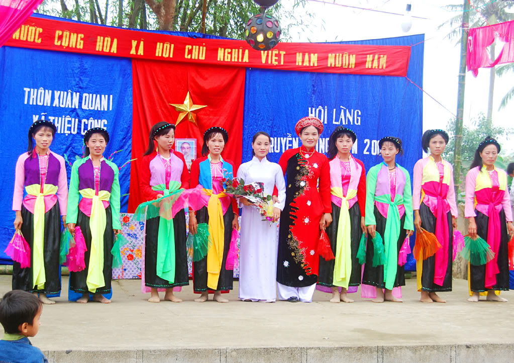 Ảnh hội làng 2009 4anhizugj