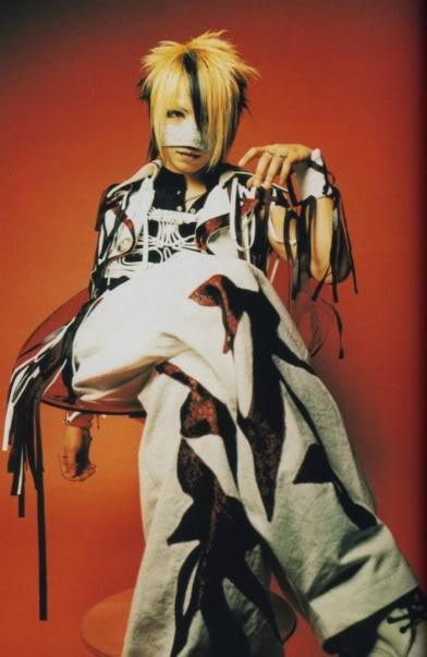 GazettE (Visual kei) - Pgina 13 Shoxxvol139reita01