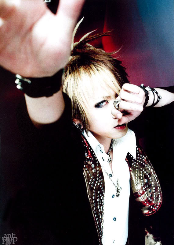 GazettE (Visual kei) - Pgina 12 Ruki-shooting450