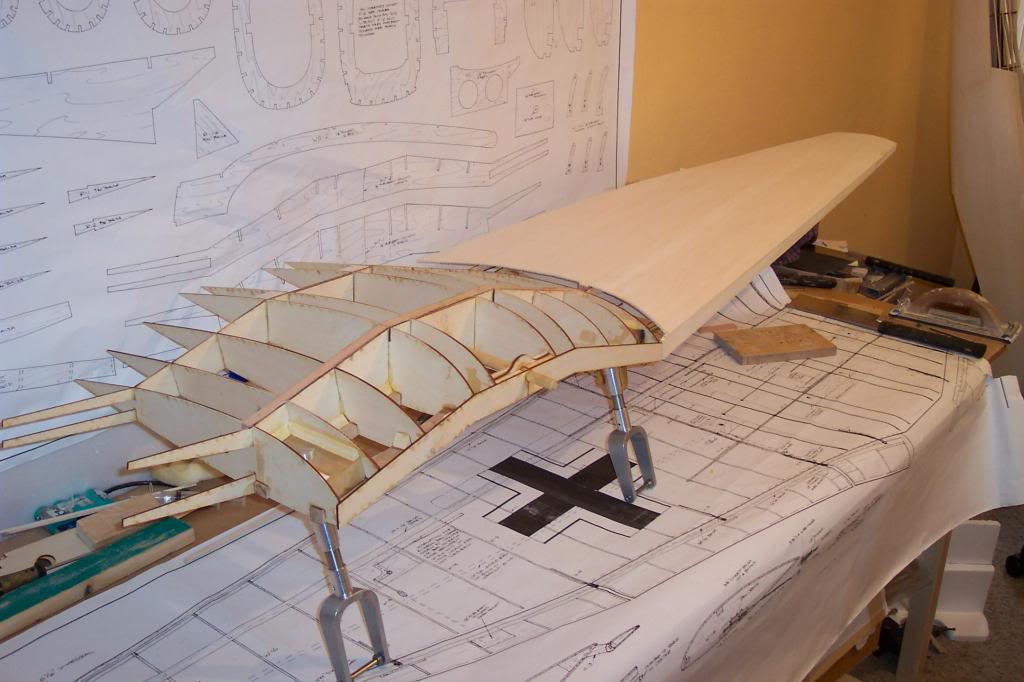 Skyleaders new build Stuka Wingsitting_zps2c1cea81