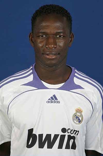                                    البوم لابطال ريال مدريد                                      Diarra