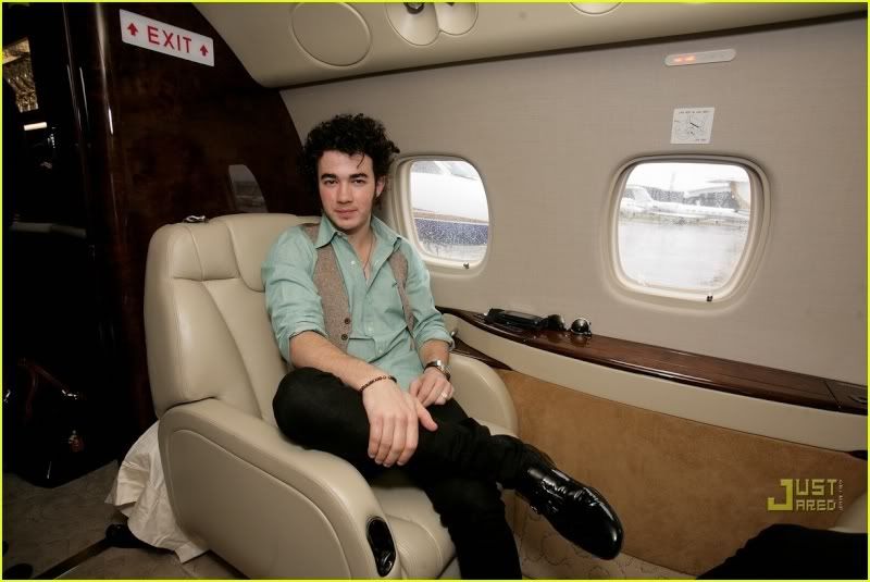 Jonas Brothers private jet 1-5