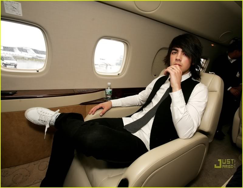 Jonas Brothers private jet 2-4