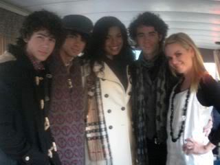 Jobros con bailarina de Hannah Montana 546546