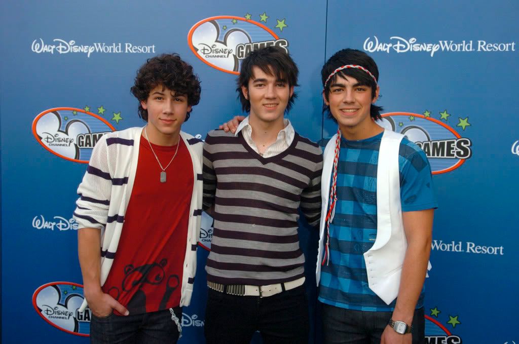 Disney Channel's All Star Party 3-2