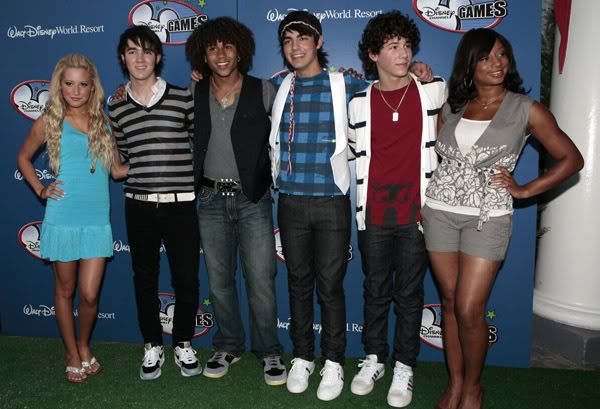 Disney Channel's All Star Party 6-1