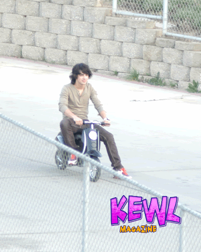 KWEL Magazine 7