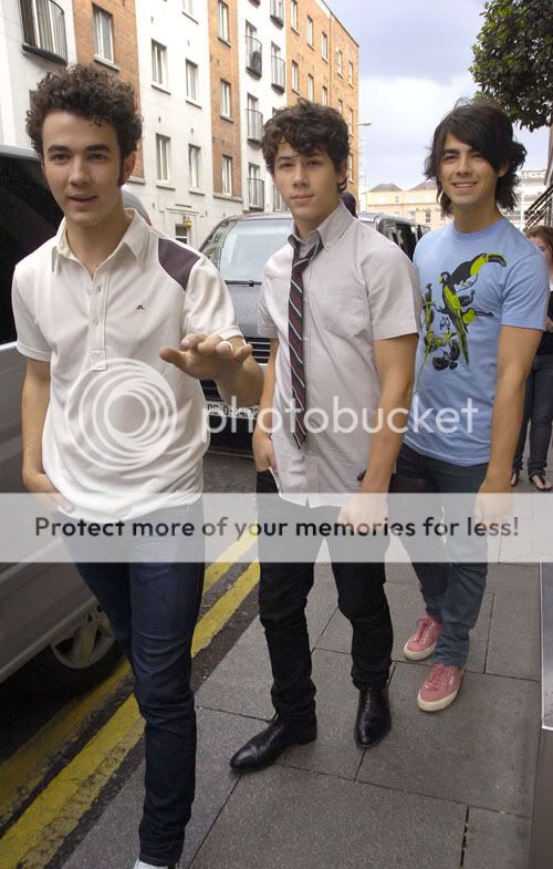 Candids en Dublin Jonas-brothers-dublin-668-3