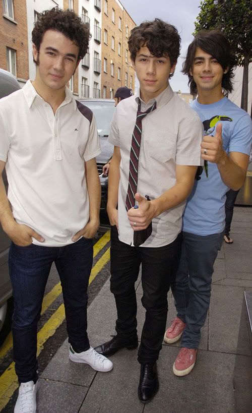 Candids en Dublin Jonas-brothers-dublin-668-4