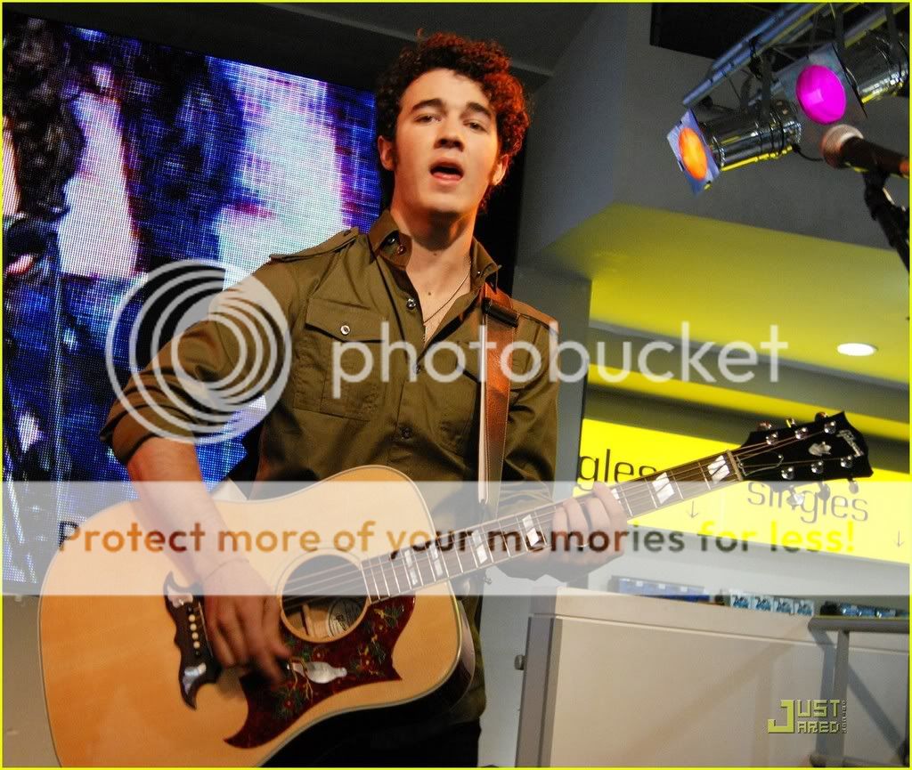 Jonas Brothers  HMV - Londres Jonas-brothers-hmv-london-14