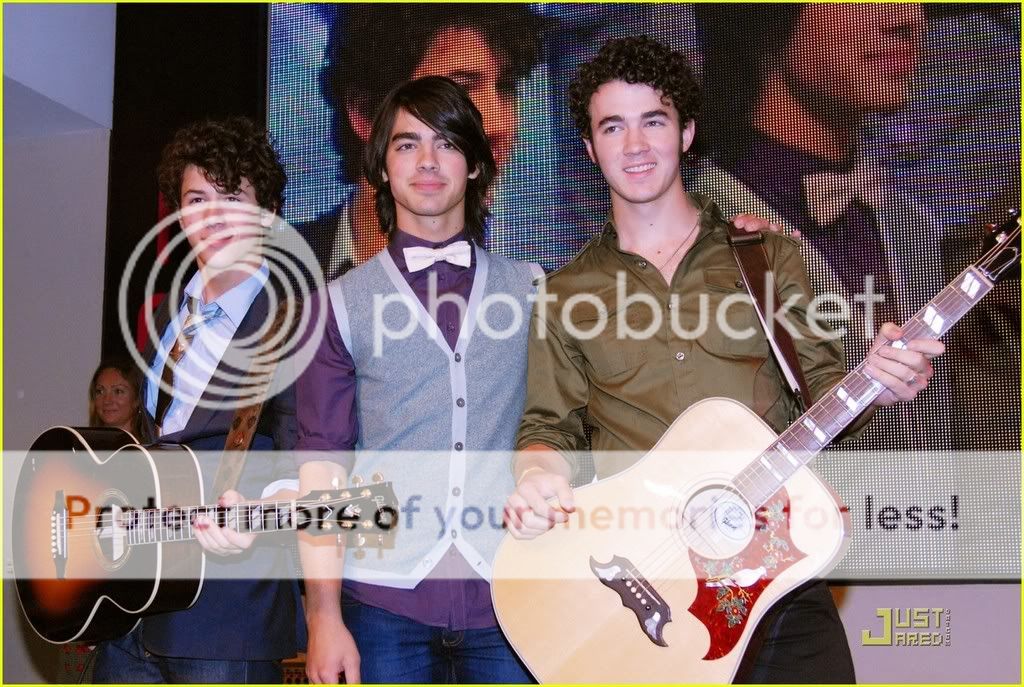 Jonas Brothers  HMV - Londres Jonas-brothers-hmv-london-21