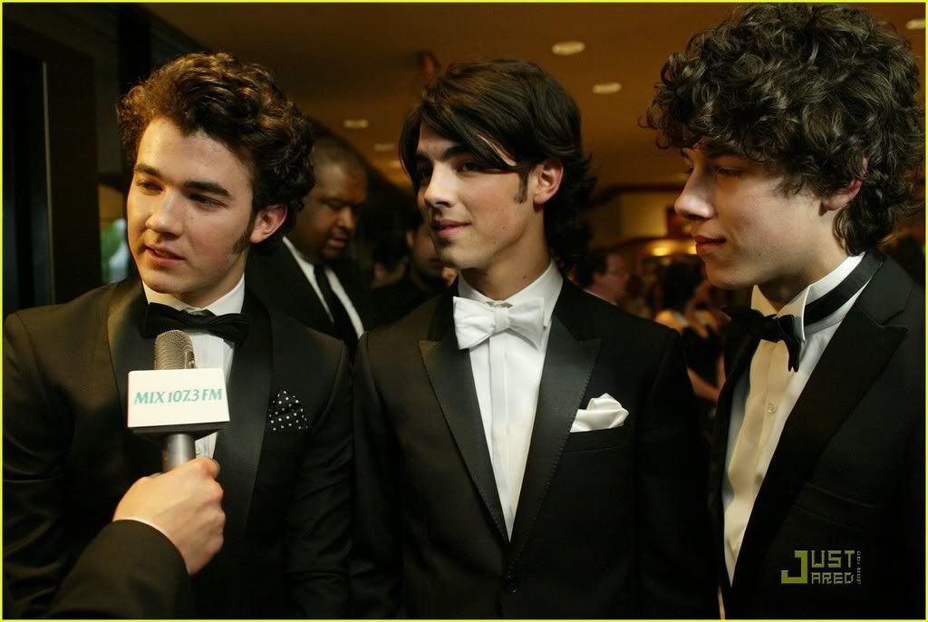 Cena en la Casa Blanca Jonas-brothers-white-house-corre-1