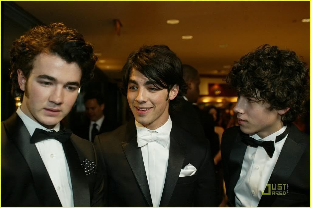 Cena en la Casa Blanca Jonas-brothers-white-house-corre-8