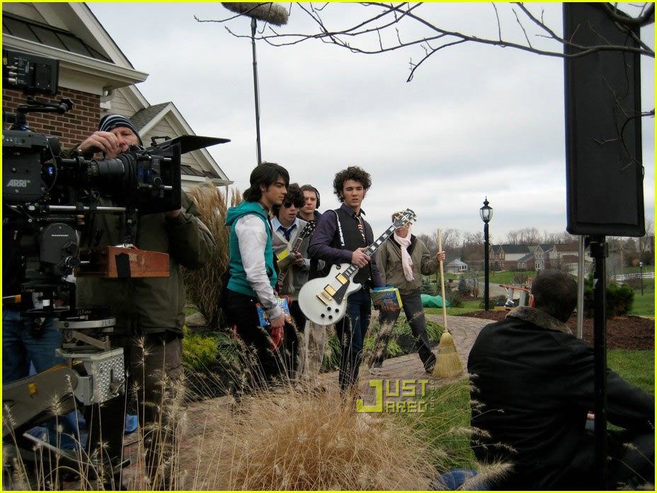 Fotos Breakfast Break comericaL Jonas-brothers-commercial-breakfast