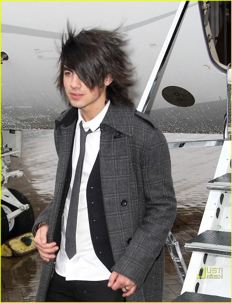 Jonas Brothers private jet Jonas-brothers-private-jet-01