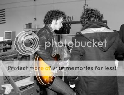 En la fabrica de guitarras GIBSON Normal_jonasbrothersmemphis5