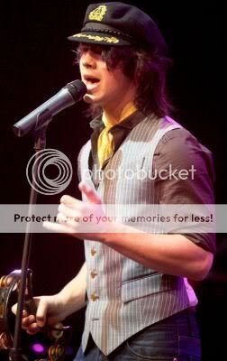 Concierto de anoche 20/3/08 Peke_jonas-brothers-cbs-3218-22