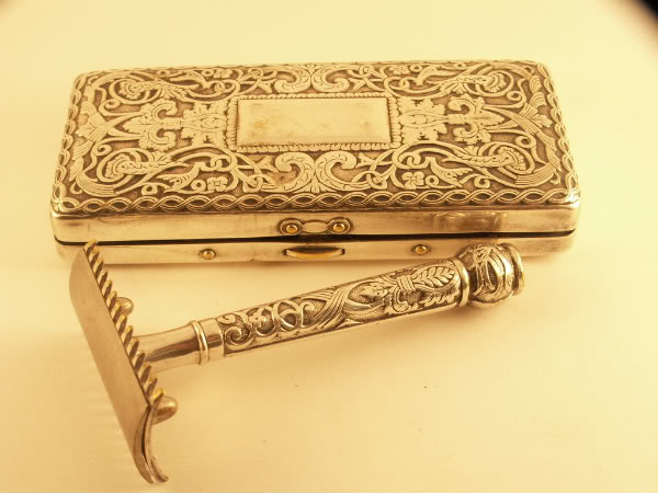 Gillette pocket edition  PICT0001-5