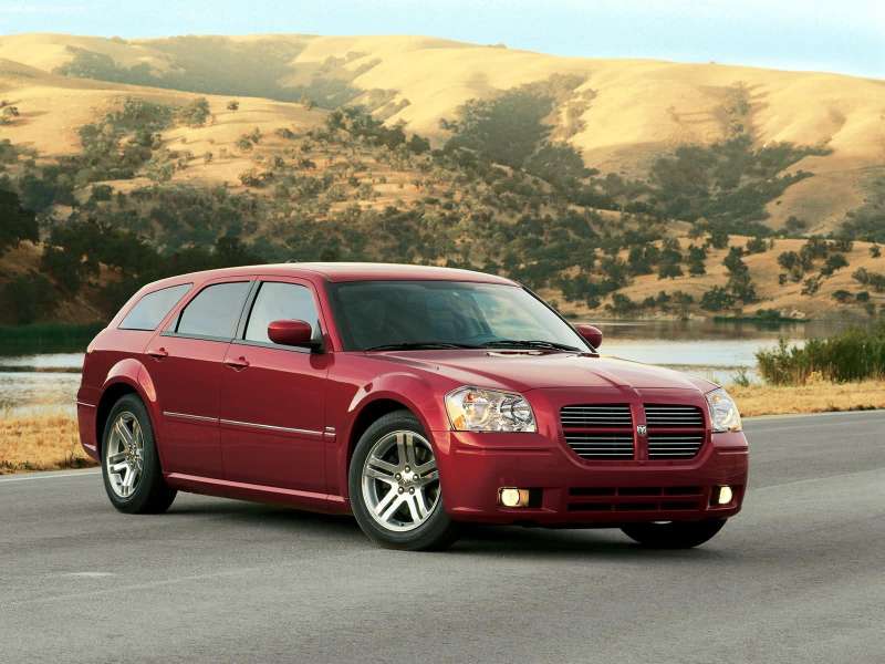 September Wagon of the Month! 18680-2005-Dodge-Magnum_zps8df4add6