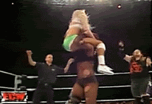 Kelly Kelly VS Layla Kellyhuracanranacldsj5