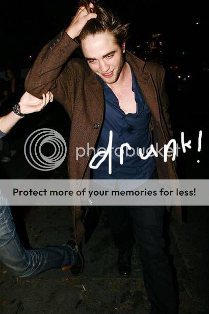 Rob Pattinson - Edward - Page 17 24ou17nov2008