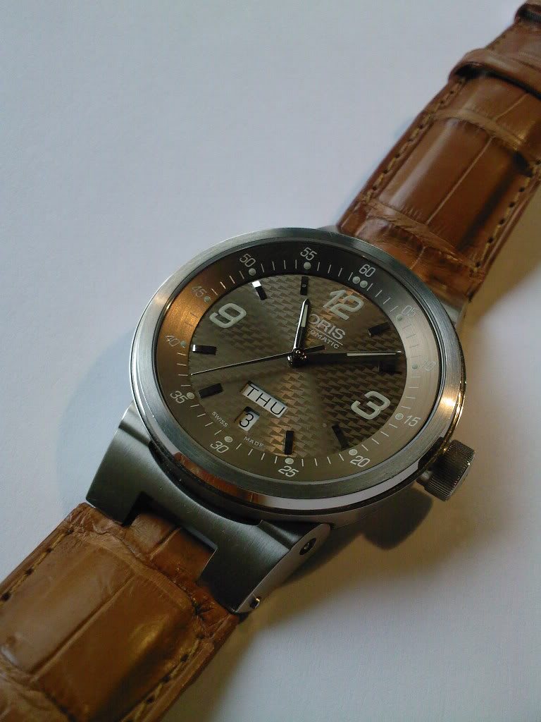 world premiere : Oris TT2 on GATOR STRAP!! SP_A0531