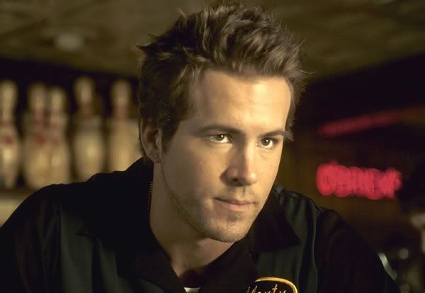 Ryan Reynolds Waiting002