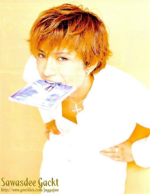 imagenes de nuestro Gaku!! *O* Gackt73