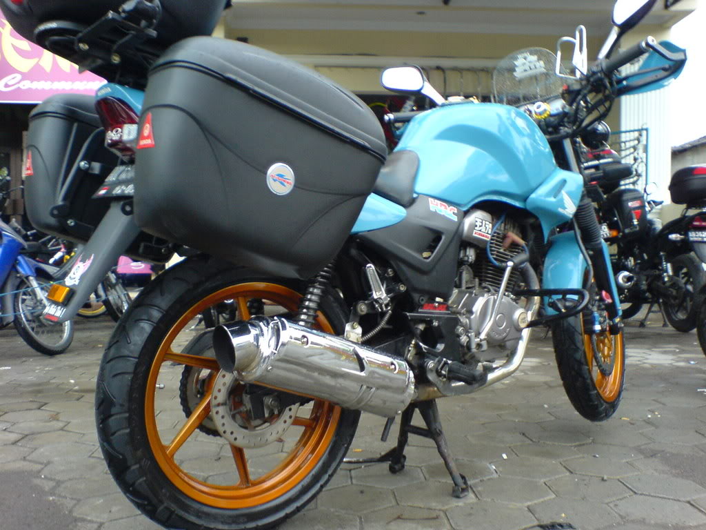 Posting gambar2 motor modifmu (Yang bertanggung jawab ya...) DSC00110