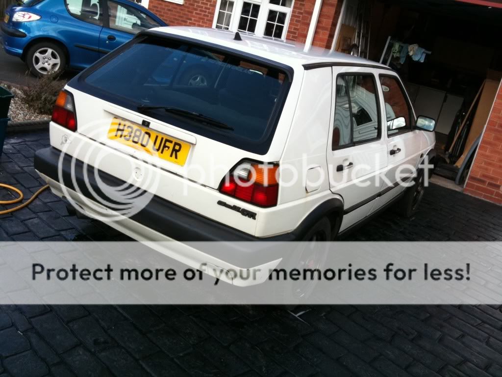 mk2 golf in alpine white. 8v 5 door. 519a23f0