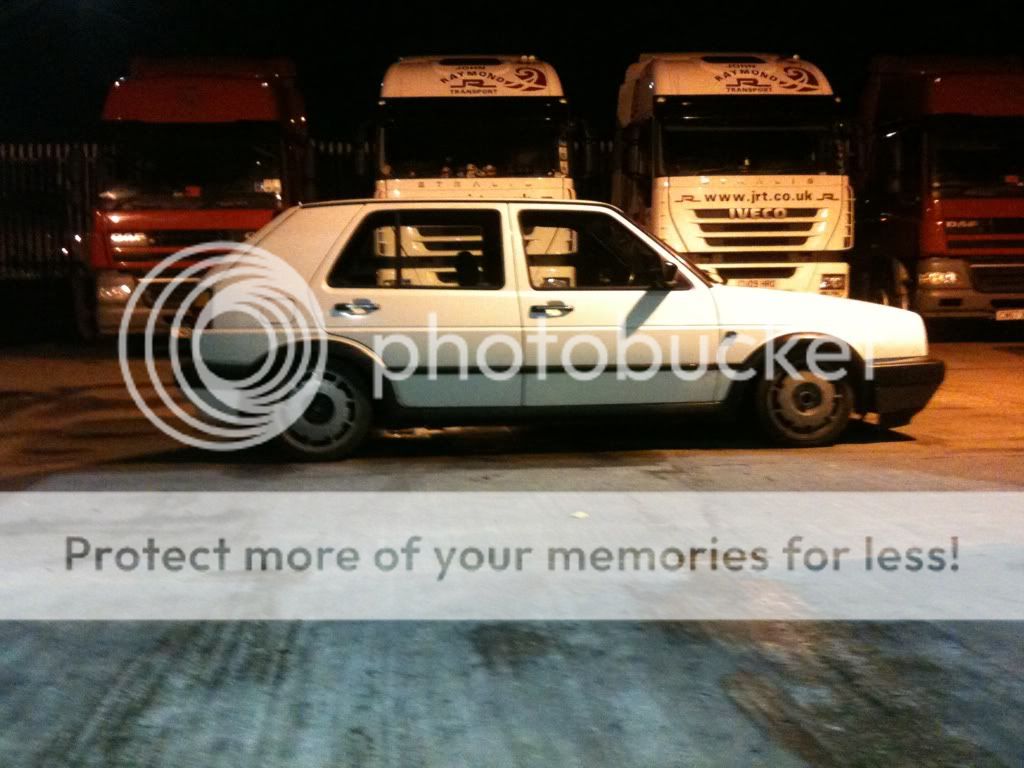 mk2 golf in alpine white. 8v 5 door. A272e2d0