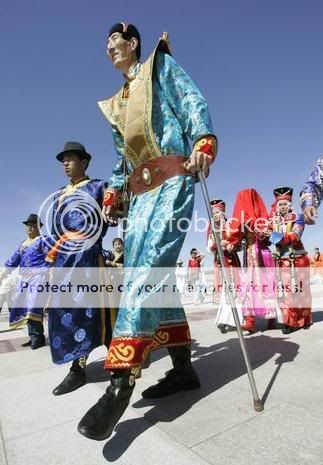 صور اطول الناس فى التاريخ Geant-chinois-mariage