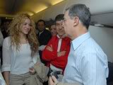 Shakira arrived in Leticia with President Alvaro Uribe Normal_0041-3