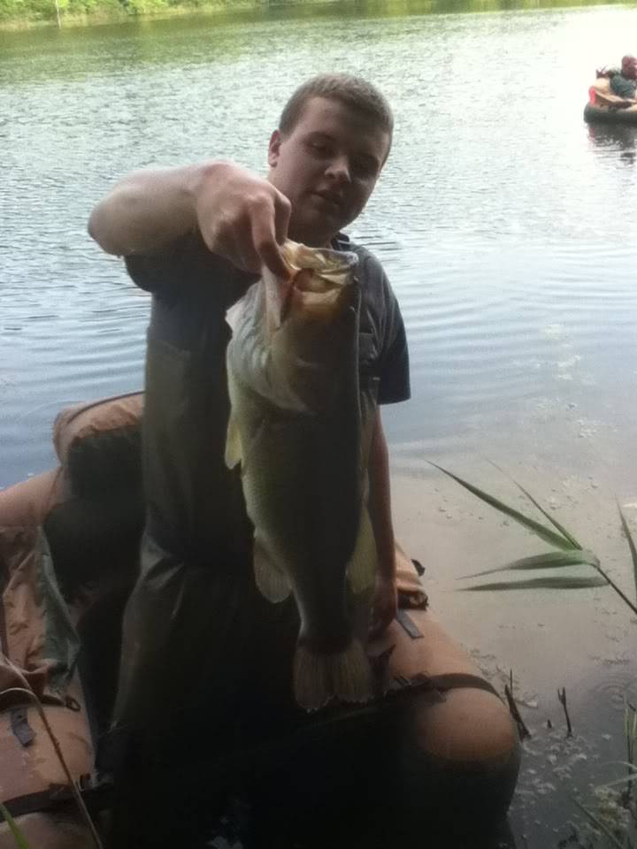 Caught 21 Largemouths today, hog highlight picture 020