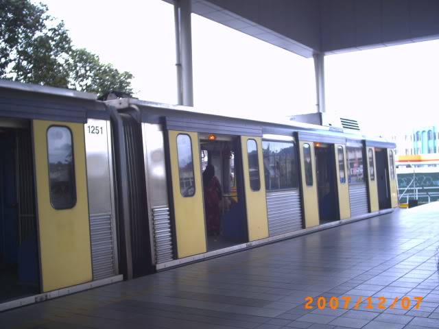 Singapore MRT and Malaysia LRT Ampang Line Photos! PHOT0033