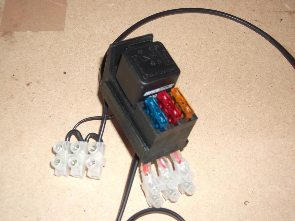 auxcillary fuse Box on M50 003_zps45f52e3a