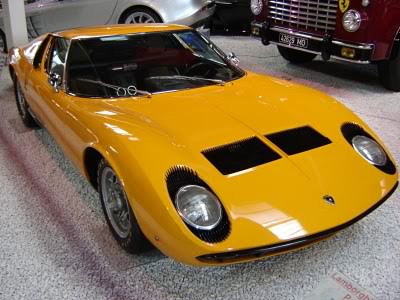 •• Faros con el mejor Diseño •• 800px-Lamborghini_Miura_Sinsheim