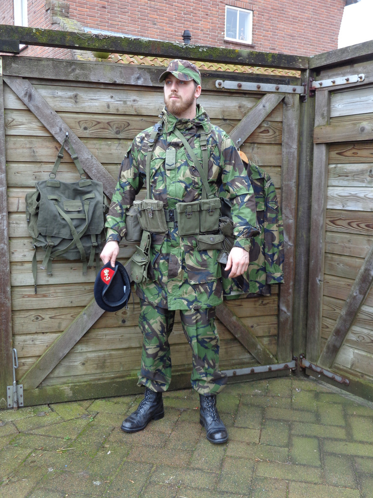 Dutch army loadout displays (cold war era) Nederland%201987%20-%20vroege%201990s%20Marinier