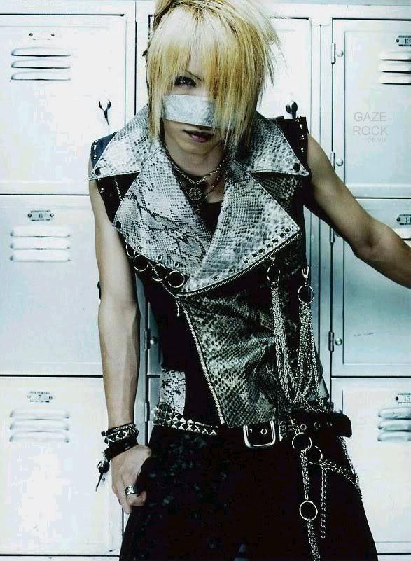 GazettE (Visual kei) - Pgina 15 Reita