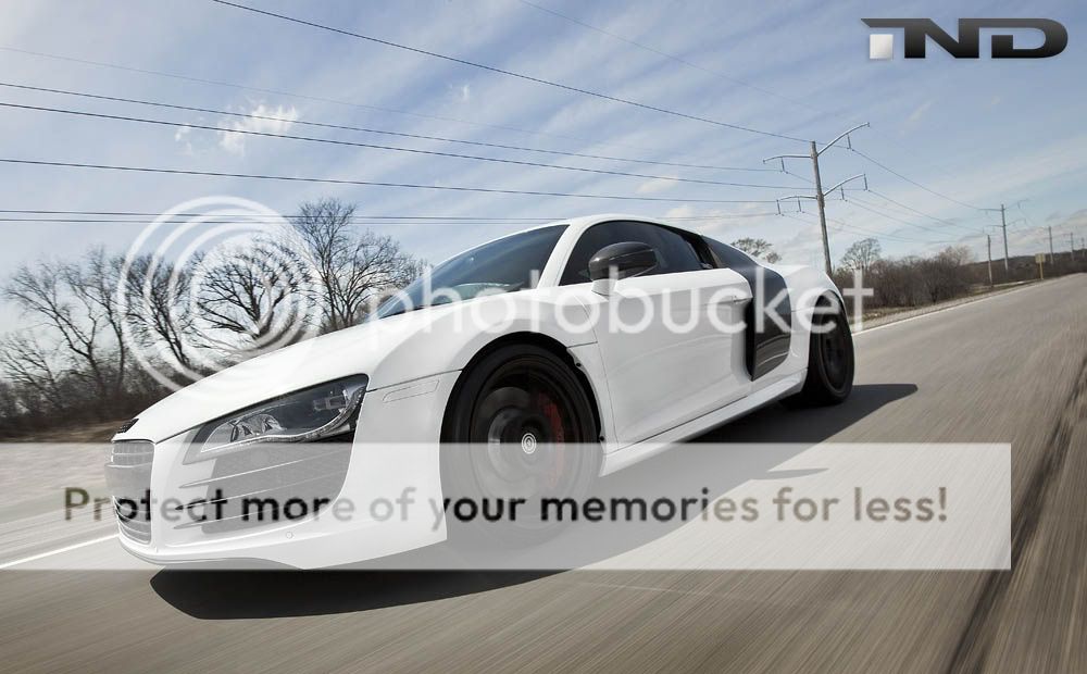 Audi R8 White and black AudiR820