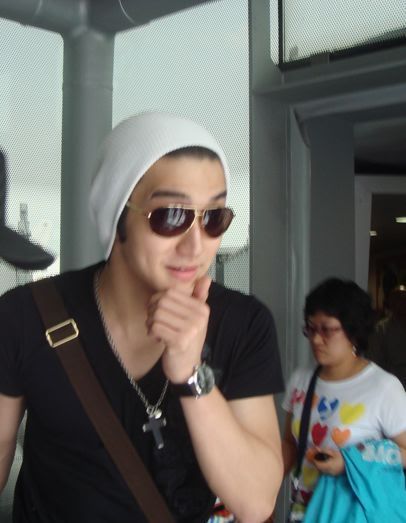 [PIX] 080712 THAILAND CONCERT(AIRPORT PICS) 374b67f8d71b1c19d9f9fd1a