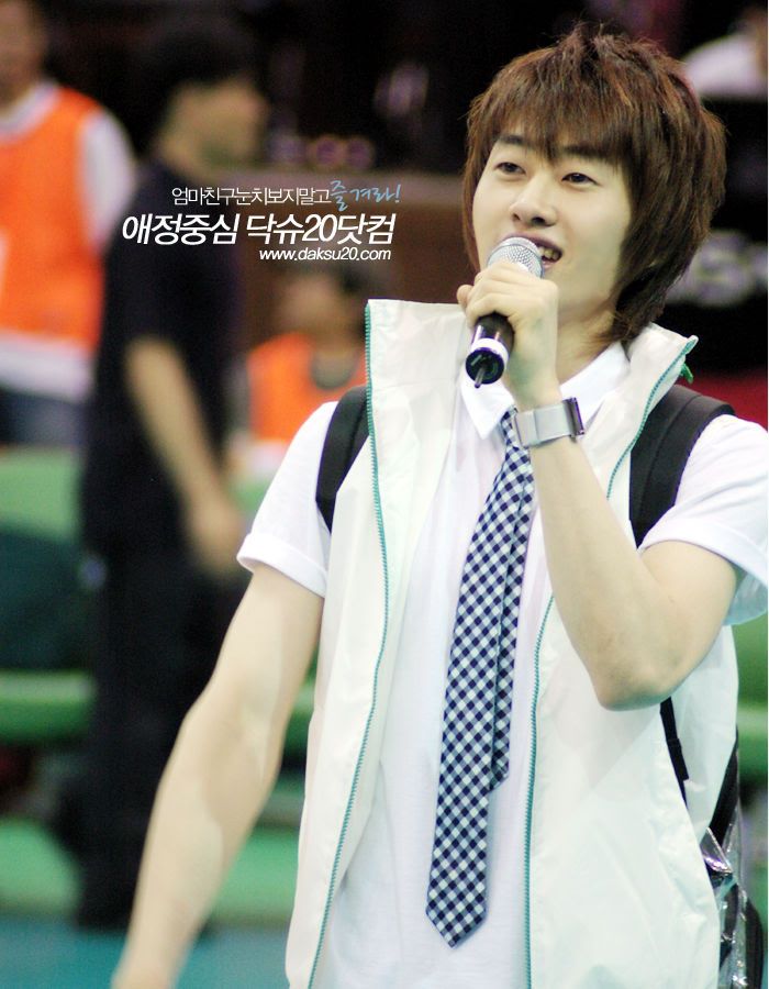 [PIX] 080614 SJ-H PERFORM DURING FOOTBALL AND VOLLEYBALL COMPETITION 3ee08e33e2e92657ad4b5fbc